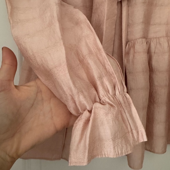 Zara blouse with round neck and self tie. - Picture 3 of 3